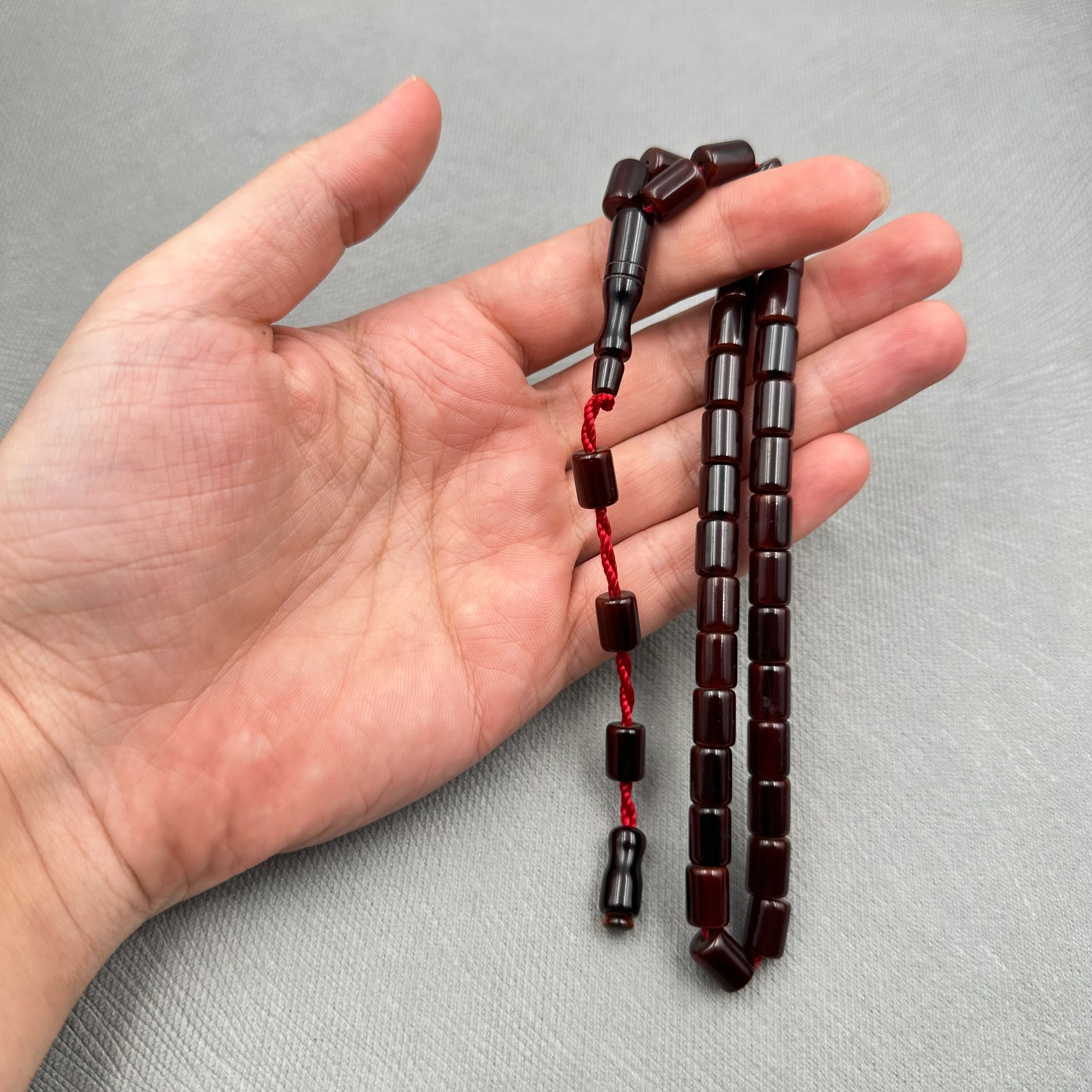 Koyu Kahve Parlak Köşeli Kesim Sıkma Kehribar Tespih